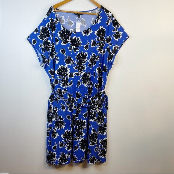Lane Bryant Blue Black floral knit short sleeve belted dress womens 26 28 new - Picture 2 of 16